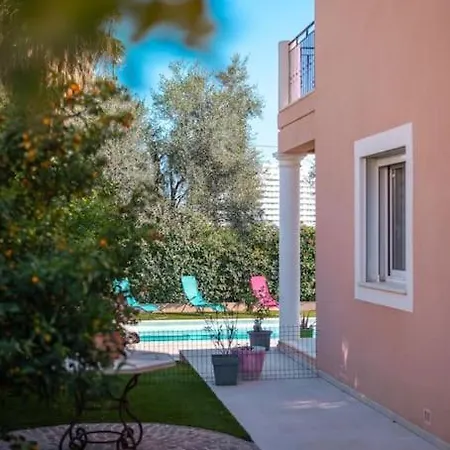 Moderne Avec Piscine, Proche Villa *